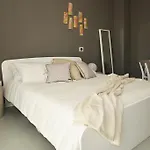 Stone's Bed & Breakfast 3*