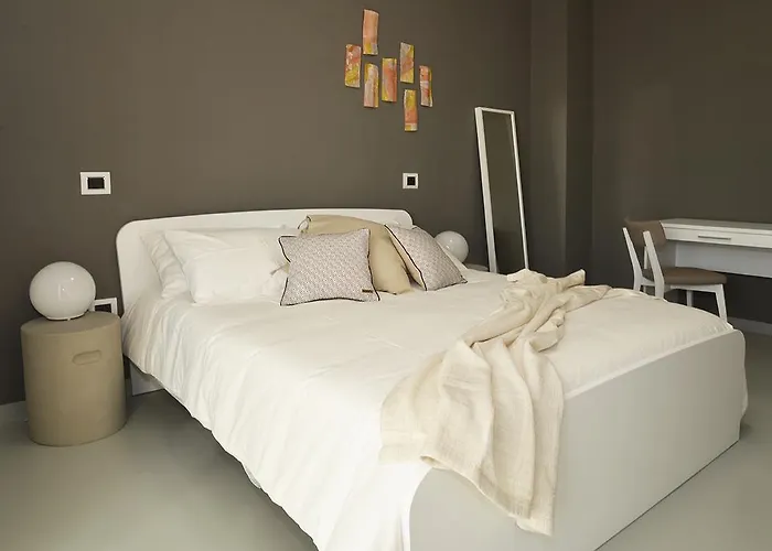 Stone's Bed & Breakfast 3*